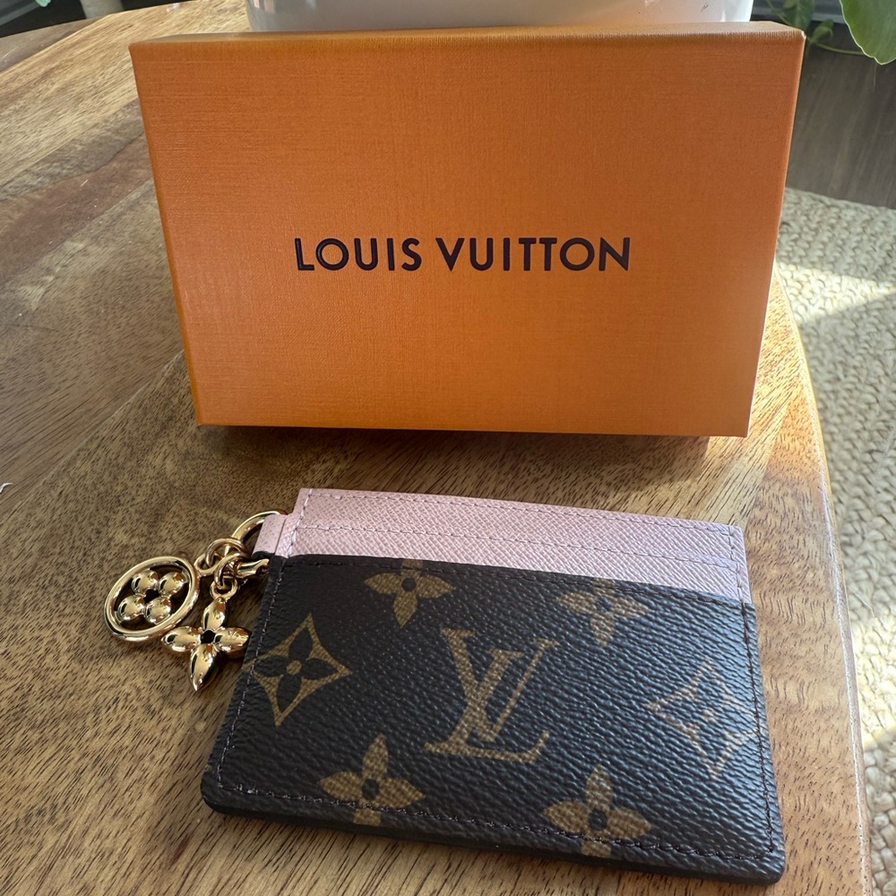 NWOB-Louis Vuitton Pink and Brown Card Holder from Paris-Champs d’Elysee
